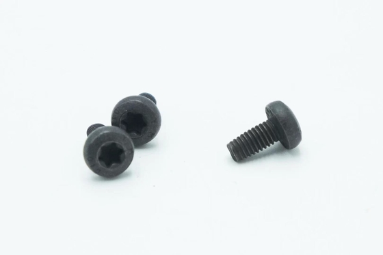 أسود Hexalobular Socket Pan Head Screw SS302 مادة 4.25g الوزن