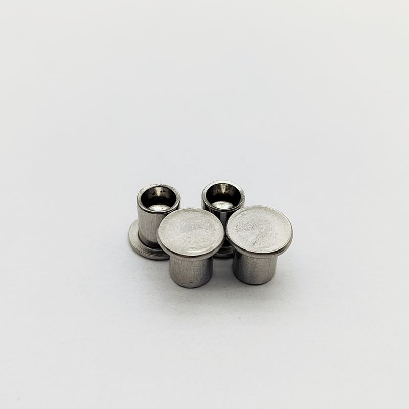 مسامير برش شبه أنبوبية من الفولاذ المقاوم للصدأ 304 ذات رأس مسطح DIN 7340 M3-M8