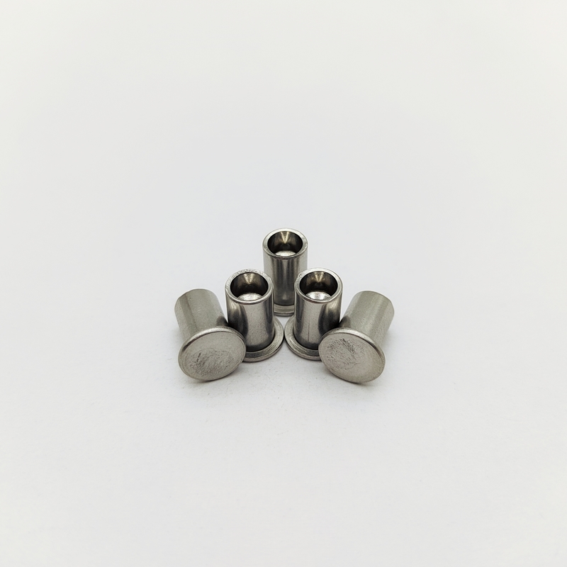 304 الفولاذ المقاوم للصدأ الرأس المسطحة نصف الأنبوبية المربعات DIN 7337 M3-M6